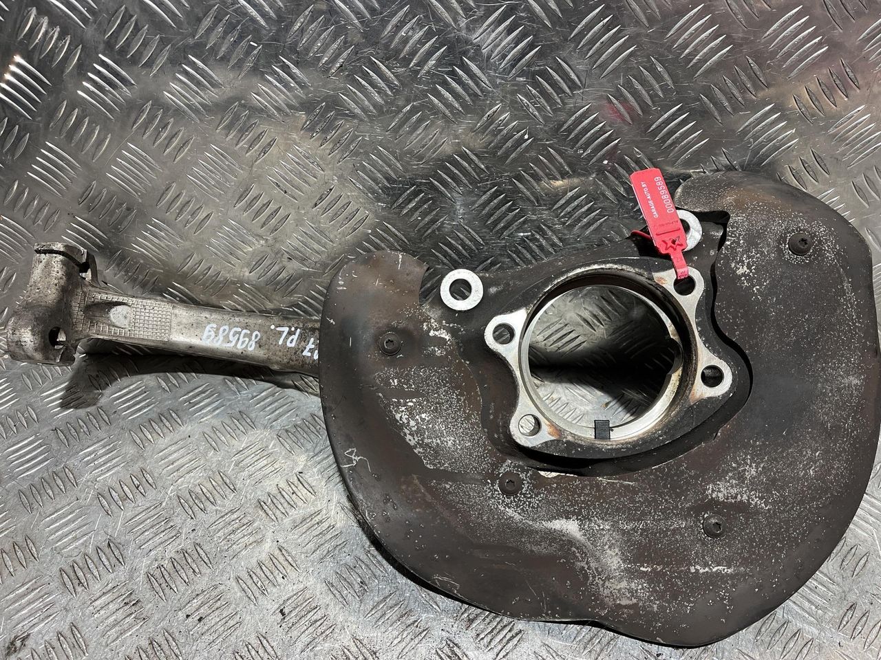 ступица передняя левая Audi A6 4G/C7 2012, 2.0 л., CDNB, бензин, АКПП, седан, 4G0407241D