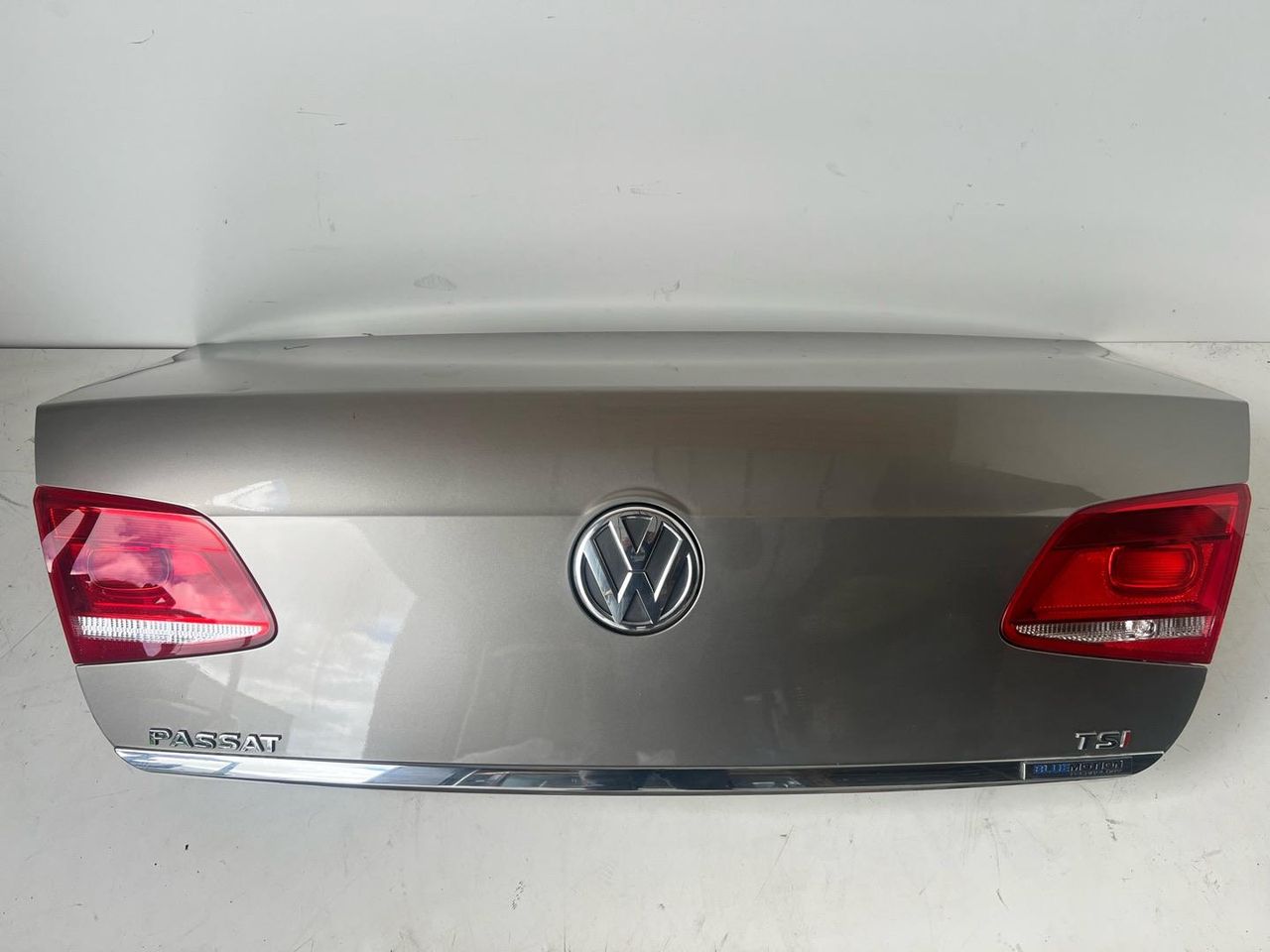 крышка багажника (дверь 3-5) Volkswagen Passat B7 2014, 1.4 л., CAXA, бензин, АКПП, седан, 3AE827025