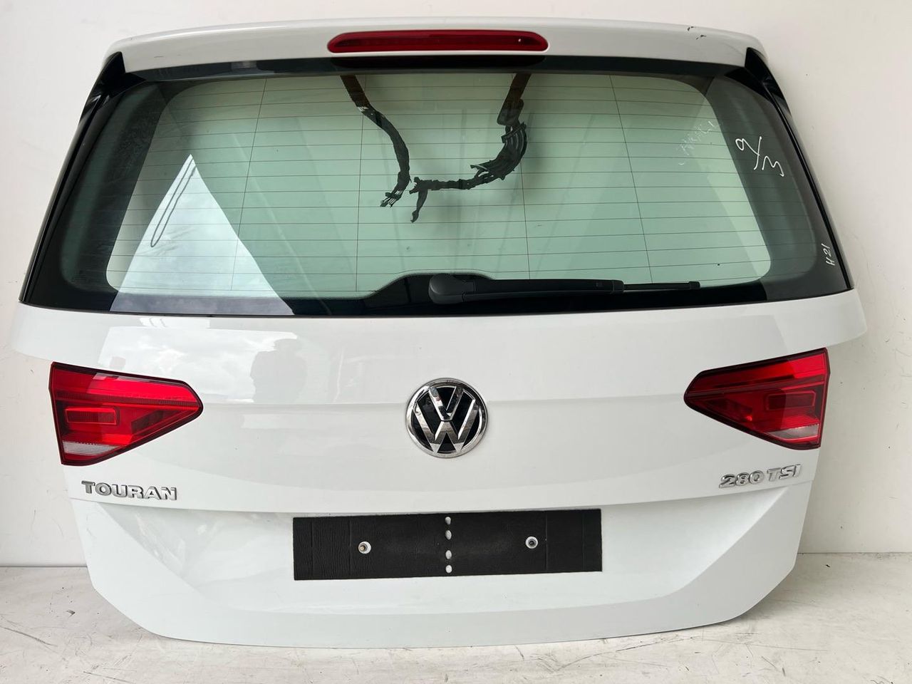 крышка багажника (дверь 3-5) Volkswagen Touran 2 поколение 2016, 1.4 л., CZDA, бензин, АКПП, минивэн, 5TA827159F