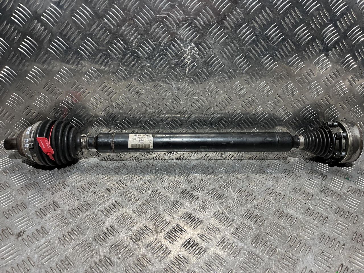 полуось передняя правая (приводной вал, ШРУС) Volkswagen Passat B7 2014, 1.4 л., CAXA, бензин, АКПП, седан, 5Q0407272BN