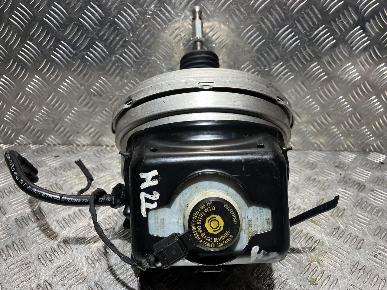 вакуумный усилитель тормозов Audi A6 4G/C7 2012, 2.0 л., CDNB, бензин, АКПП, седан, 4G2612103G - фото №1