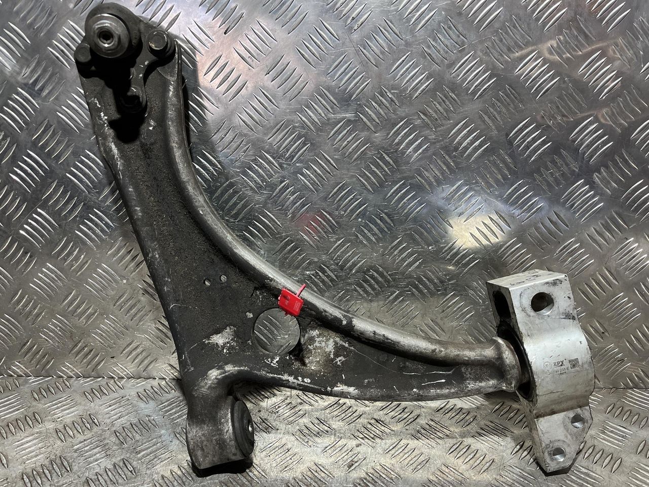 рычаг передний Volkswagen Sharan 2 поколение 2015, 2.0 л., CCZA, бензин, АКПП, минивэн, 3C0153D
