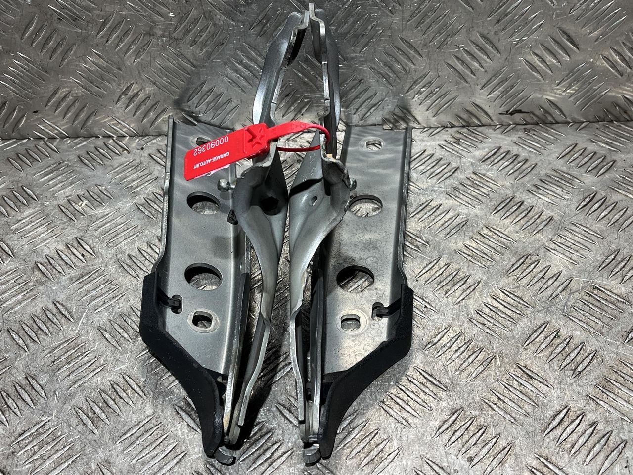 петля капота Audi A6 4G/C7 2012, 2.0 л., CDNB, бензин, АКПП, седан, 4G8823302D, 4G8823301D