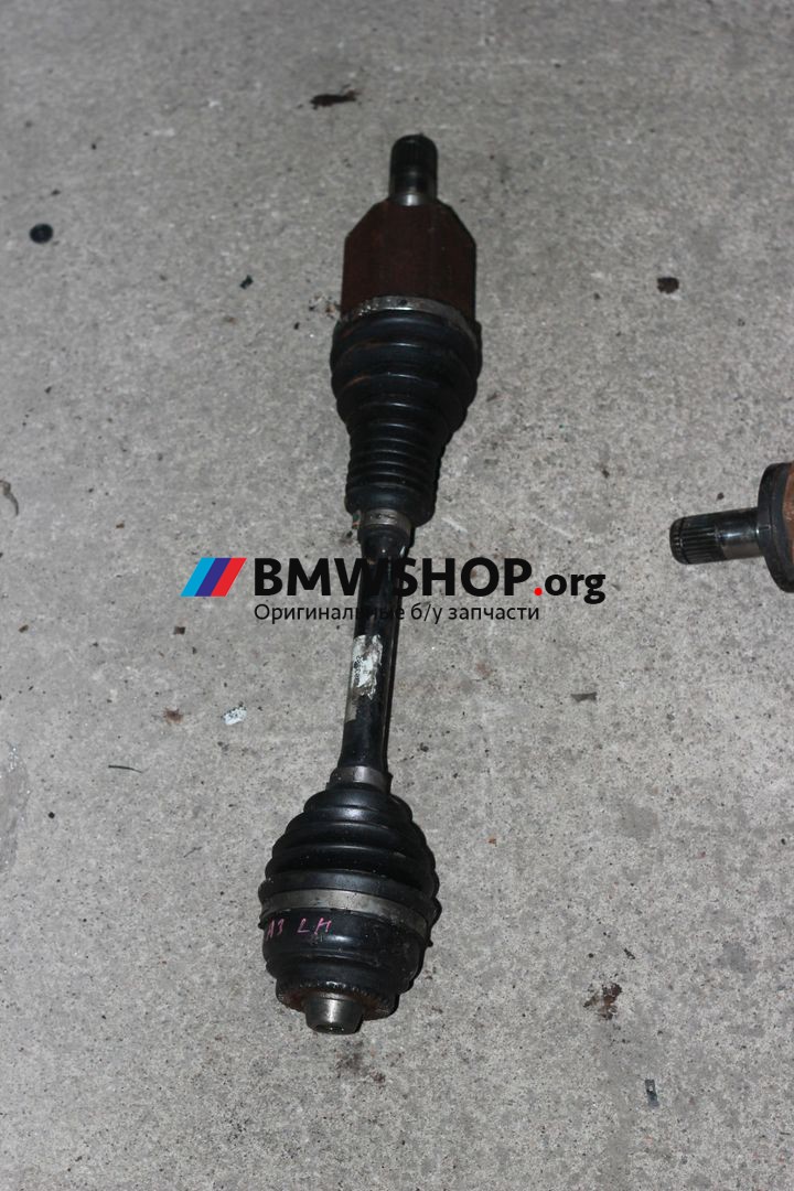 полуось передняя левая (приводной вал, ШРУС) BMW 7 серия F01/F02 2011, 4.4 л., N63 B44 A, бензин, АКПП, седан, 31607606027