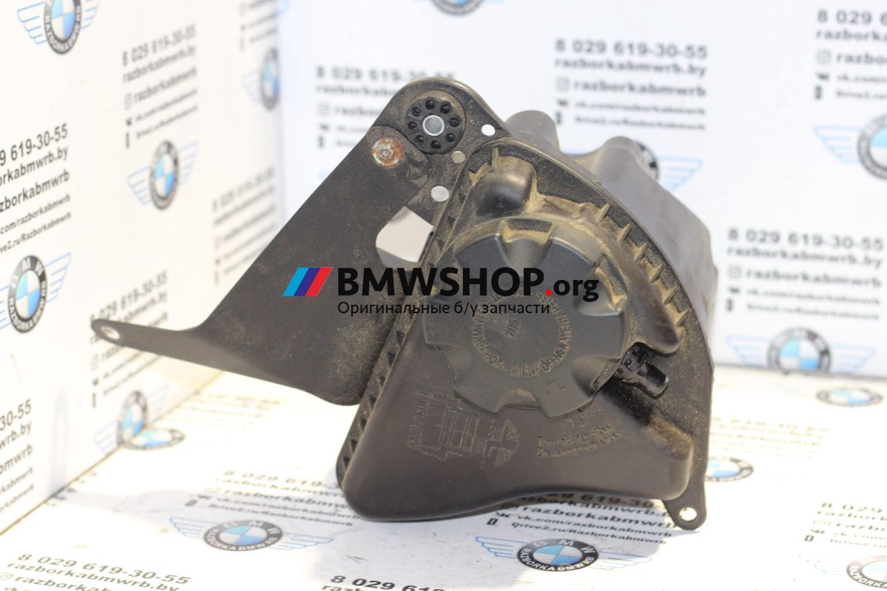 бачок расширительный BMW 5 серия F07/F10/F11 2010, 3.0 л., бензин, АКПП, синий, седан, 17137806038