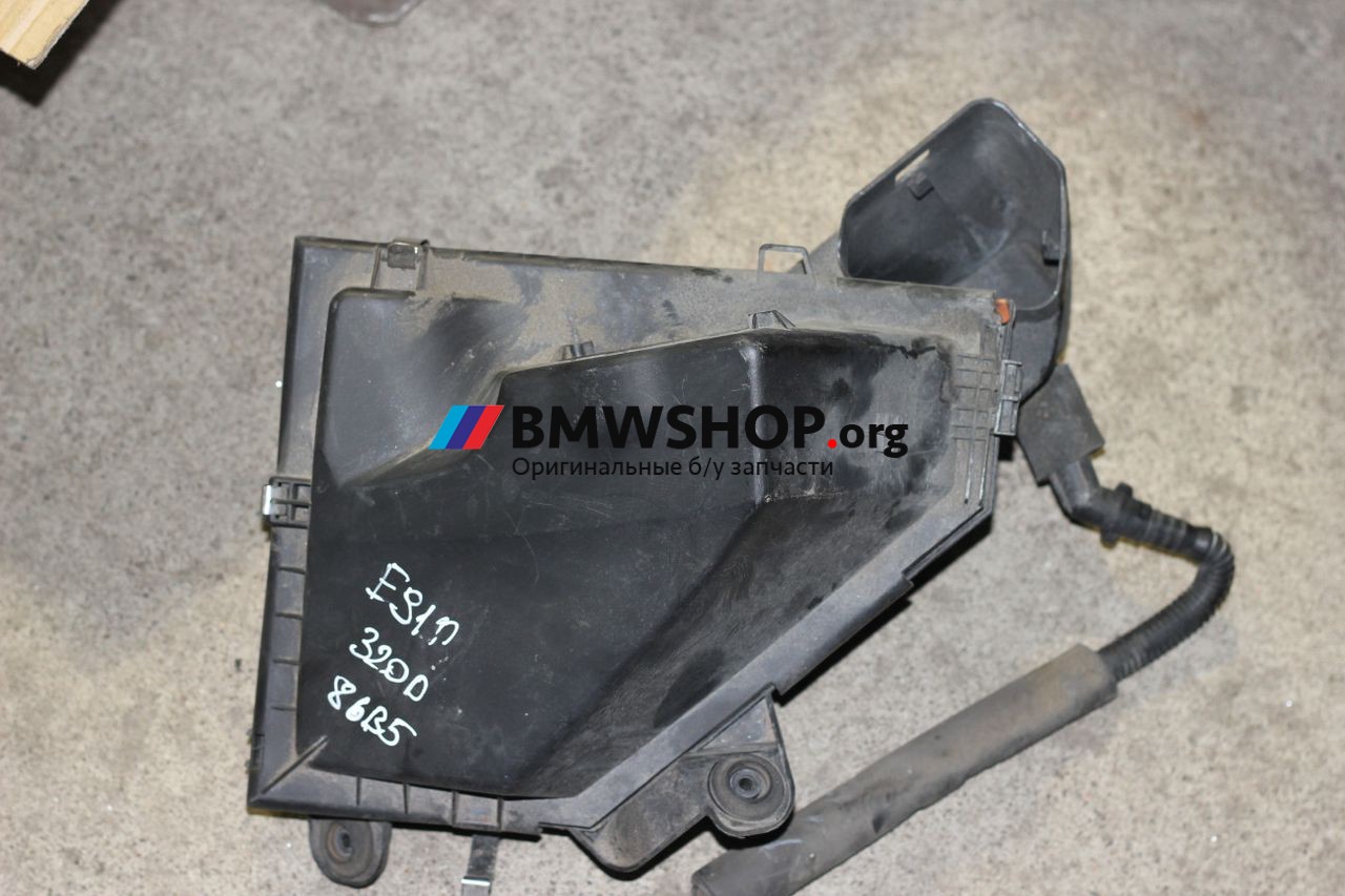 корпус воздушного фильтра BMW 3 серия E90/E91/E92/E93 [рестайлинг] 2009, 2.0 л., дизель, АКПП, черные, универсал, правый руль, 13717796467