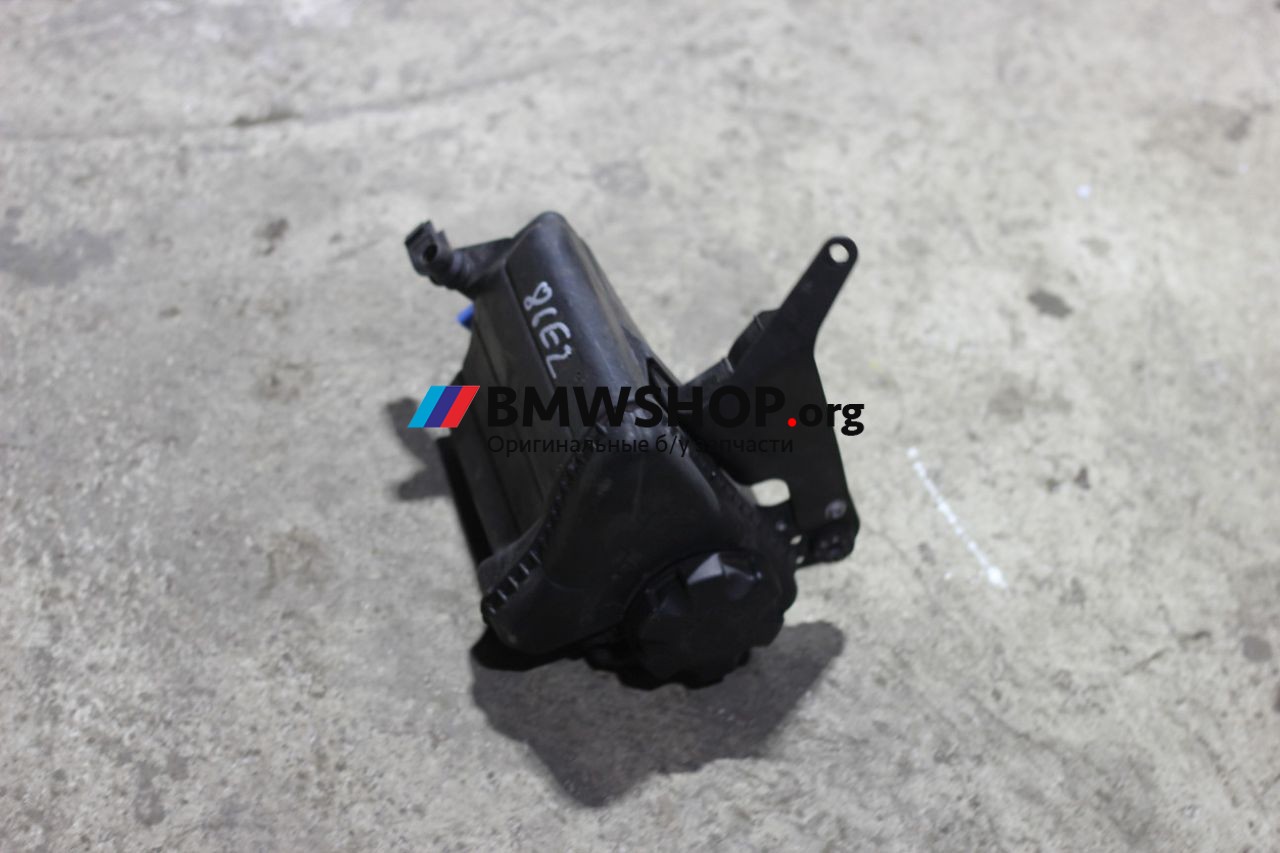 бачок расширительный BMW 5 серия F07/F10/F11 2011, 2.0 л., дизель, МКПП, черный 475, седан, правый руль, 17137601949