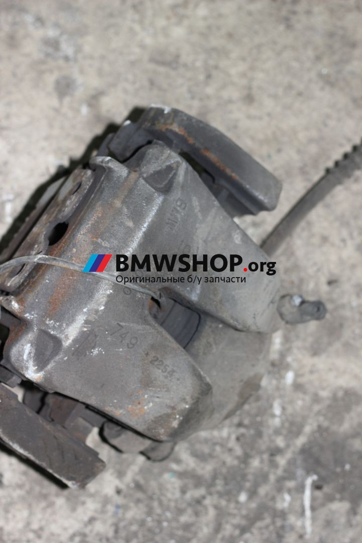 суппорт передний левый BMW X5 E70 [рестайлинг] 2012, 3.0 л., дизель, АКПП, черный, внедорожник 5 дв., правый руль, 34116776783