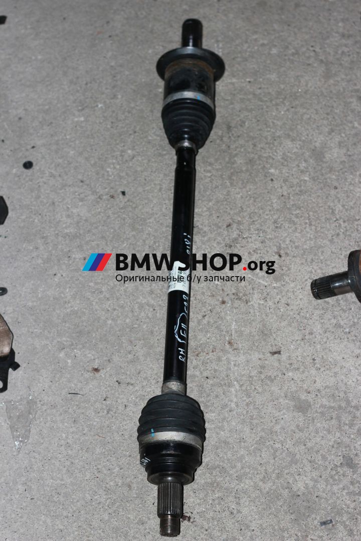 полуось задняя (приводной вал, ШРУС) BMW 2 серия F22/F23 2016, 1.5 л., бензин, АКПП,  белый, кабриолет, правый руль, 33207609352