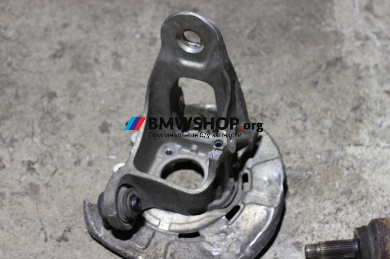 кулак задний левый BMW X5 E70 2010, 4.8 л., бензин, АКПП, серый, внедорожник 5 дв., 33326879101