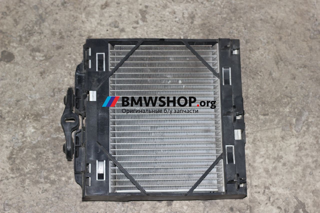радиатор дополнительный системы охлаждения BMW 5 серия F07/F10/F11 2012, 3.0 л., бензин, АКПП, черный, седан, 7802662