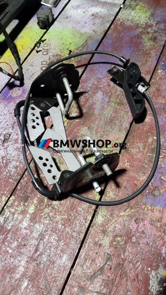 захватный крюк капота BMW 6 серия F12/F13 [рестайлинг] 2017, 4.0 л., дизель, АКПП, 7183763