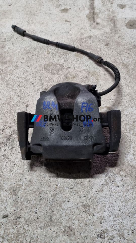 суппорт передний правый BMW X6 F16 2016, 4.0 л., дизель, АКПП, полный привод, правый руль, 34116776784