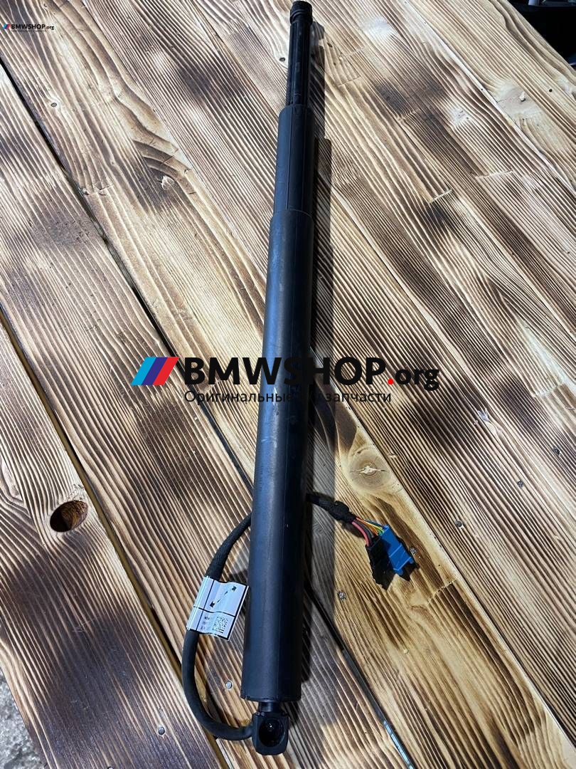 амортизатор крышки багажника (3-5 двери) BMW 5 серия G30/G31 2017, 3.0 л., B57 D30 A, дизель, АКПП, универсал, полный привод, правый руль, 7390410