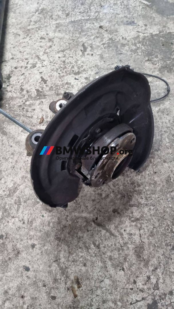кулак задний правый BMW 2 серия F22/F23 2015, 3.0 л., N55 B30 A, бензин, правый руль, 33326792516