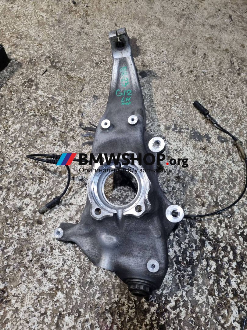кулак поворотный левый BMW 7 серия G11/G12 G12 2018, 6.6 л., N74 B66 B, бензин, АКПП, carbon-schwarz 416, седан, полный привод, правый руль, 31206884379