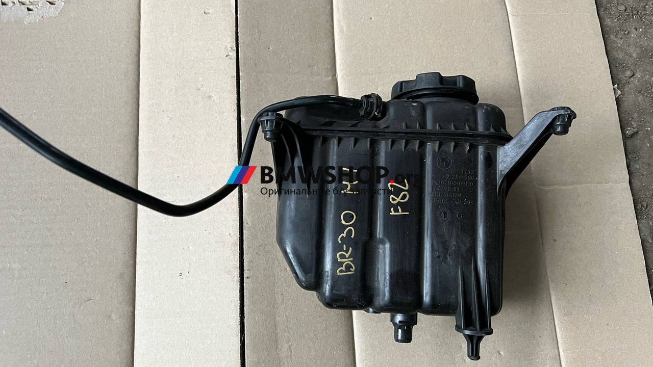 бачок расширительный BMW M4 F82/F83 F82 2016, 3.0 л., S55 B30 A, бензин, робот, купе, правый руль, 17132284600