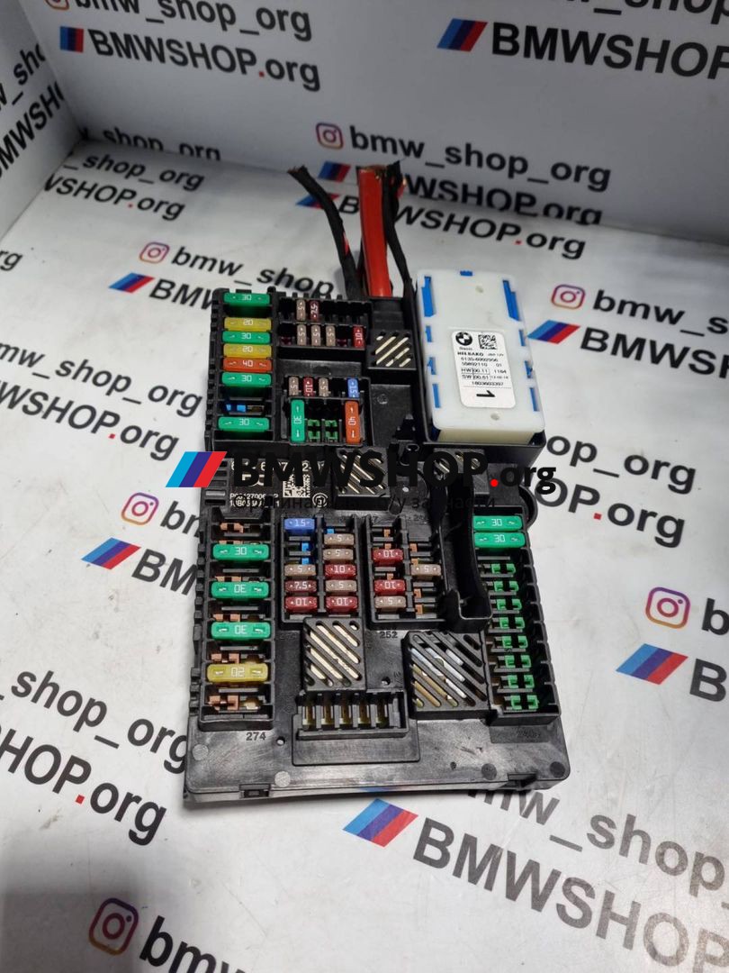 распределитель тока BMW 7 серия G11/G12 G12 2018, 6.6 л., N74 B66 B, бензин, АКПП, carbon-schwarz 416, седан, полный привод, правый руль, 61146837092, 61356992956
