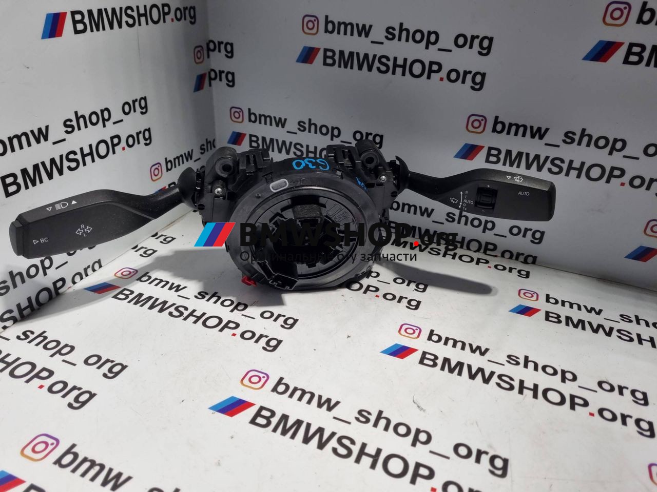 переключатель подрулевой (стрекоза) BMW 5 серия G30/G31 G30 2019, 2.0 л., гибрид, АКПП, blue-stone metallic, седан, задний привод, правый руль, 61317944079
