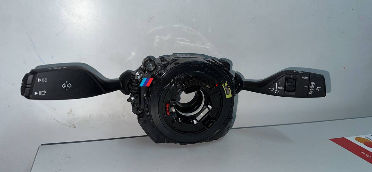 переключатель подрулевой (стрекоза) BMW 1 серия F40 F52 (2019 - 2026), 1.6 л., дизель, АКПП, белый, хетчбэк 5 дв., передний привод, правый руль, 9472542