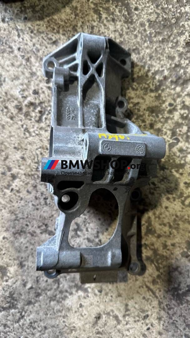 кронштейн компрессора кондиционера BMW 2 серия F22/F23 [рестайлинг] F23 2019, 3.0 л., B58 B30 A, бензин, АКПП, кабриолет, задний привод, правый руль, 7643067