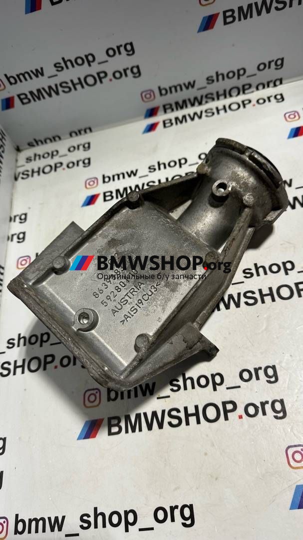 кронштейн полуоси BMW X3 G01 2019, 2.0 л., дизель, АКПП, правый руль, 8639383