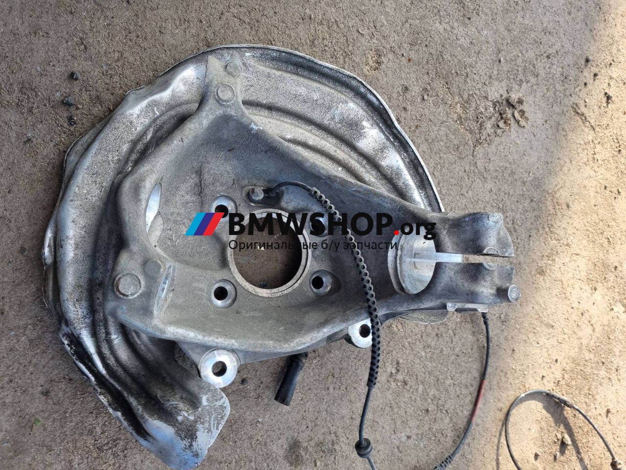 кулак поворотный правый BMW i4 2022, электро, хетчбэк 5 дв., 6893260