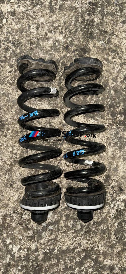пружина задняя BMW 4 серия G22/G23 G23 2020, 2.0 л., B48 B20 B, бензин, АКПП, 475 black saphire metallic, кабриолет, полный привод, 33531543699