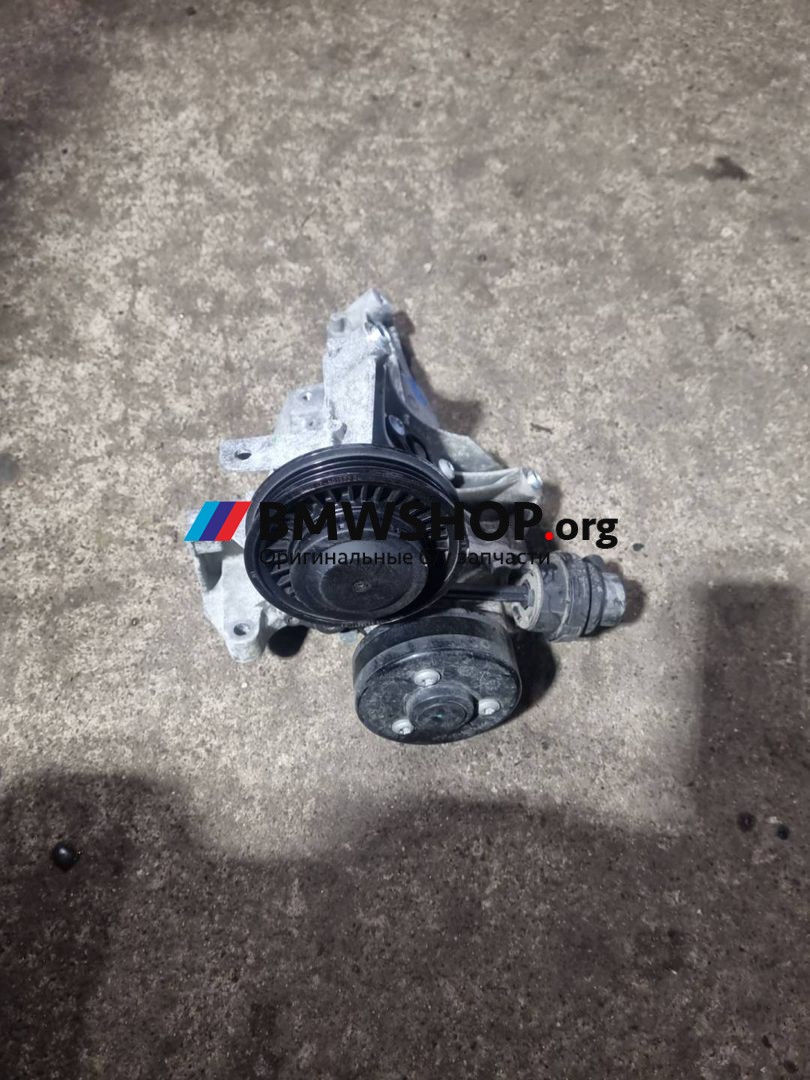 помпа BMW 5 серия G30/G31 G30 2019, 2.0 л., гибрид, АКПП, blue-stone metallic, седан, задний привод, правый руль, 7644810