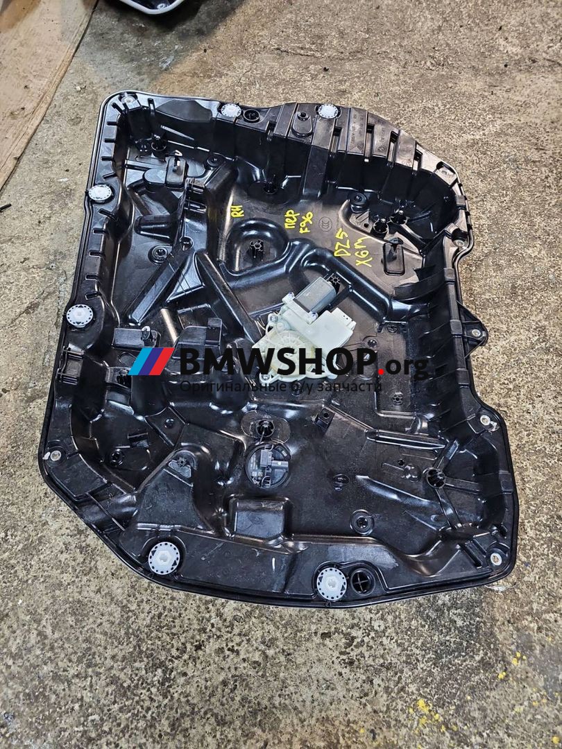 стеклоподъемник передний правый BMW X6 M F96 2021, 4.4 л., S63 B44 B, бензин, АКПП, внедорожник 5 дв.