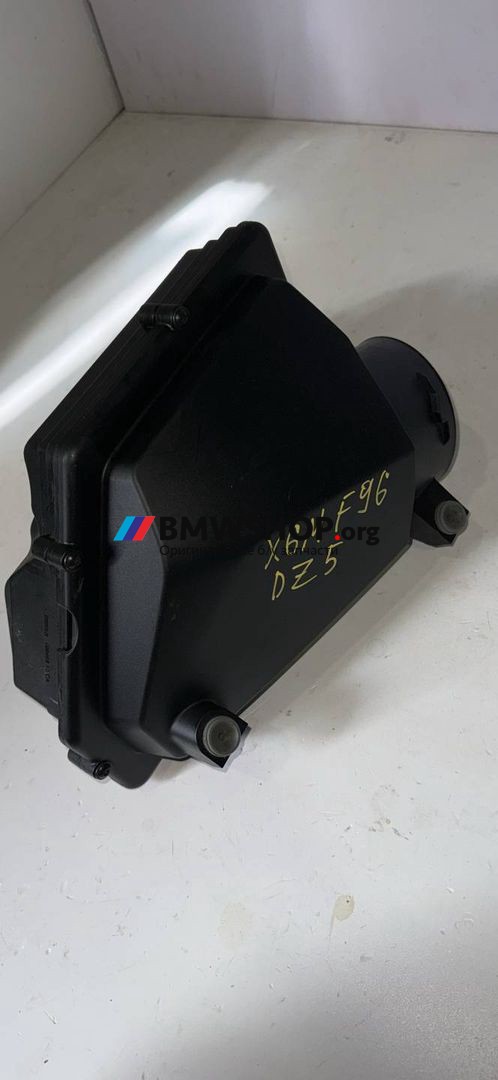 корпус воздушного фильтра BMW X6 M F96 2021, 4.4 л., S63 B44 B, бензин, АКПП, 475 black saphire metallic, внедорожник 5 дв., полный привод, 8091492