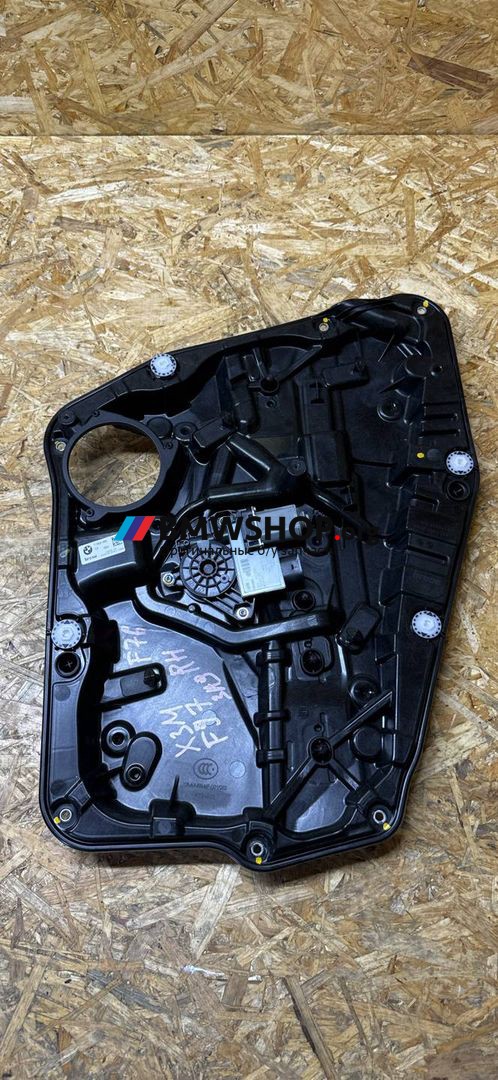 стеклоподъемник задний правый BMW X3 M F97 2019, 3.0 л., S58B30A, бензин, АКПП, c28 donington-grau metallic, полный привод, правый руль, 7393460