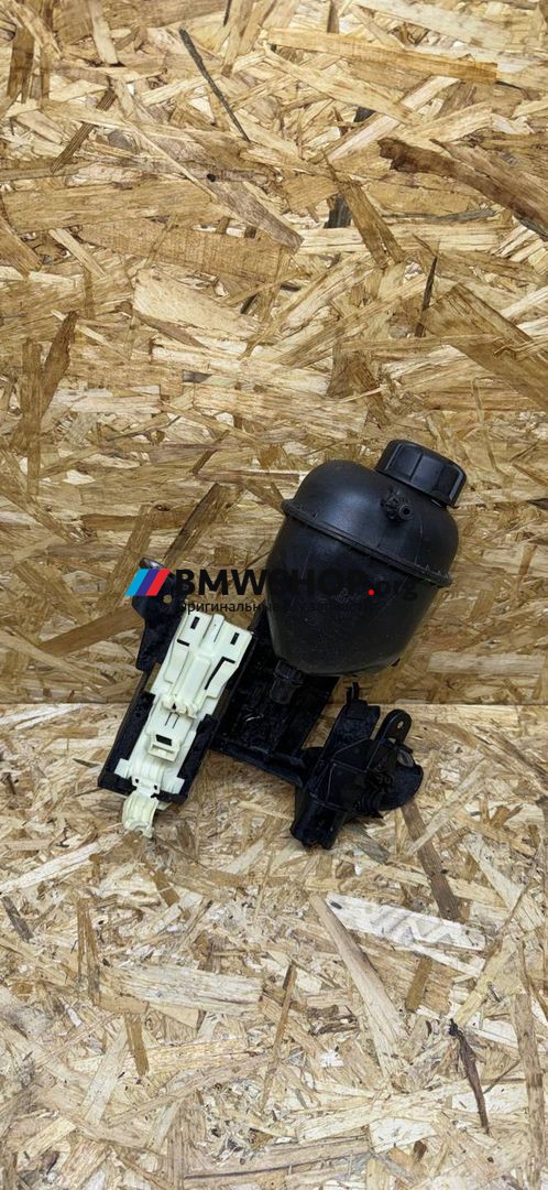 бачок расширительный BMW X5 G05 [рестайлинг] G05 2024, 3.0 л., B57 D30 B, дизель, АКПП, 475 black saphire metallic, внедорожник 5 дв., полный привод, правый руль, 8610661