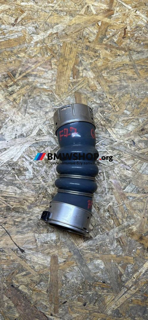 патрубок интеркулера BMW X5 G05 [рестайлинг] G05 2024, 3.0 л., B57 D30 B, дизель, АКПП, 475 black saphire metallic, внедорожник 5 дв., полный привод, правый руль, 8599391