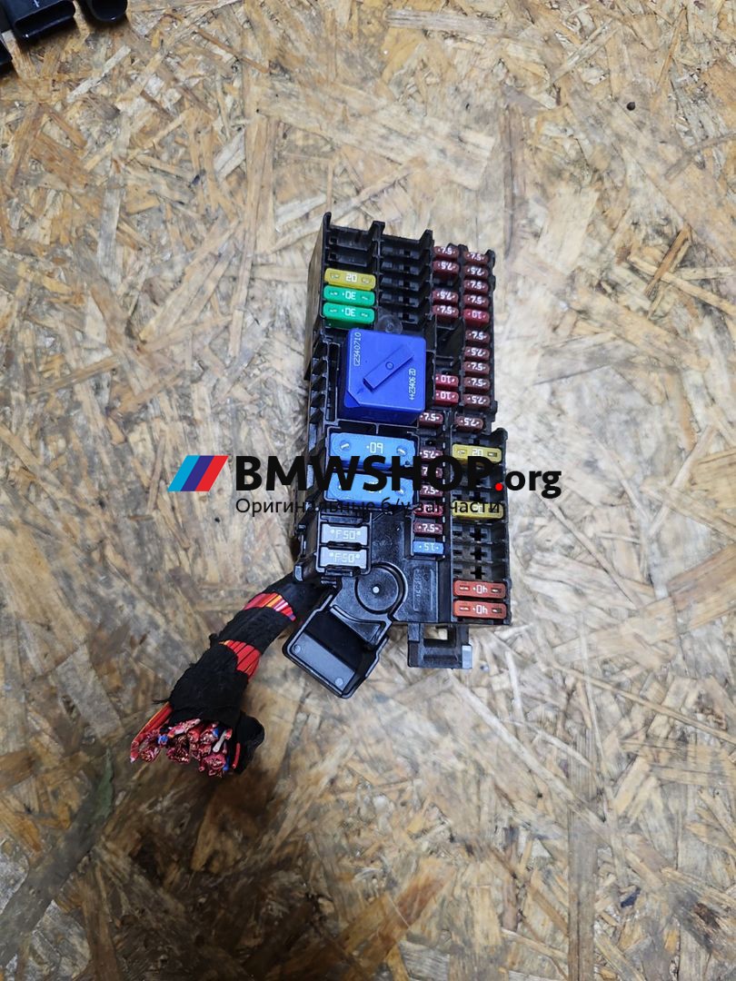 блок предохранителей BMW 5 серия G60 2023, 2.0 л., B48B20V, бензин, АКПП, c4p brooklyn grau metallic, седан, задний привод, правый руль, 5A039C3