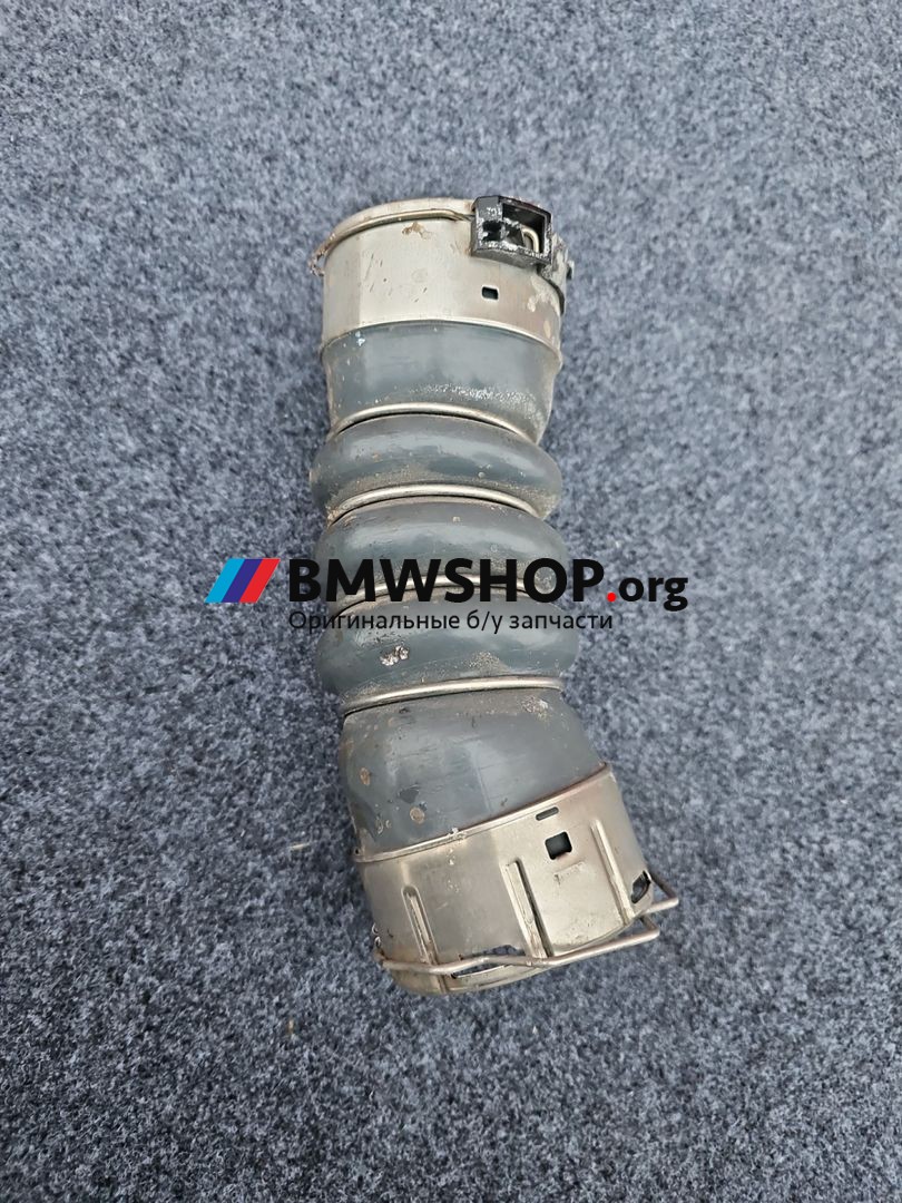 патрубок интеркулера BMW X6 G06 2023, 3.0 л., B57 D30 B, дизель, АКПП, c4w skyscraper grau metallic, внедорожник 5 дв., полный подключаемый привод, 8599391