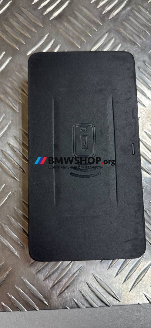 Беспроводное зарядное устройство BMW M4 G82/G83 G82 2022, 3.0 л., S58B30A, бензин, АКПП, c4p (brooklyn grey metallic), купе, полный привод, правый руль, 5A3E813