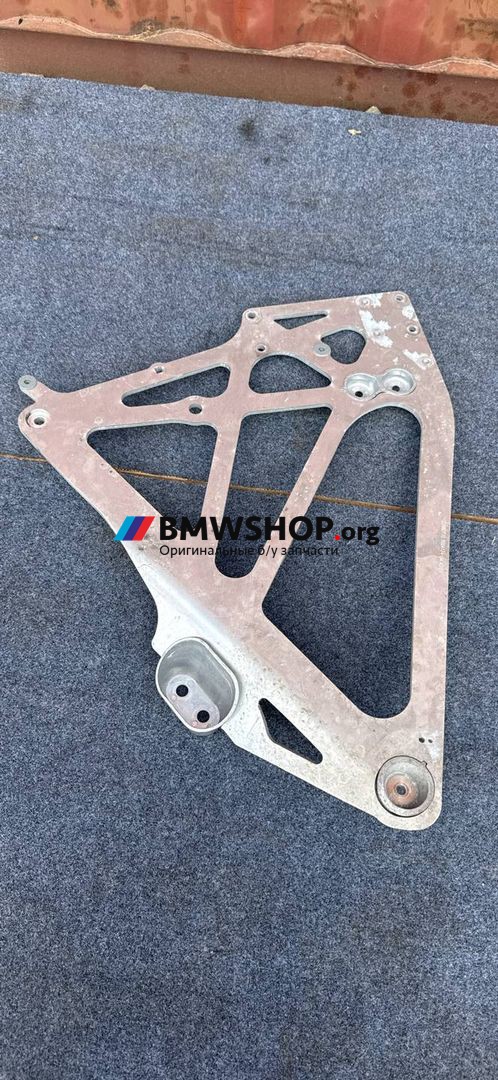 распорка кузова BMW M4 G82/G83 G82 2022, 3.0 л., S58B30A, бензин, АКПП, c4p (brooklyn grey metallic), купе, полный привод, правый руль, 9504174