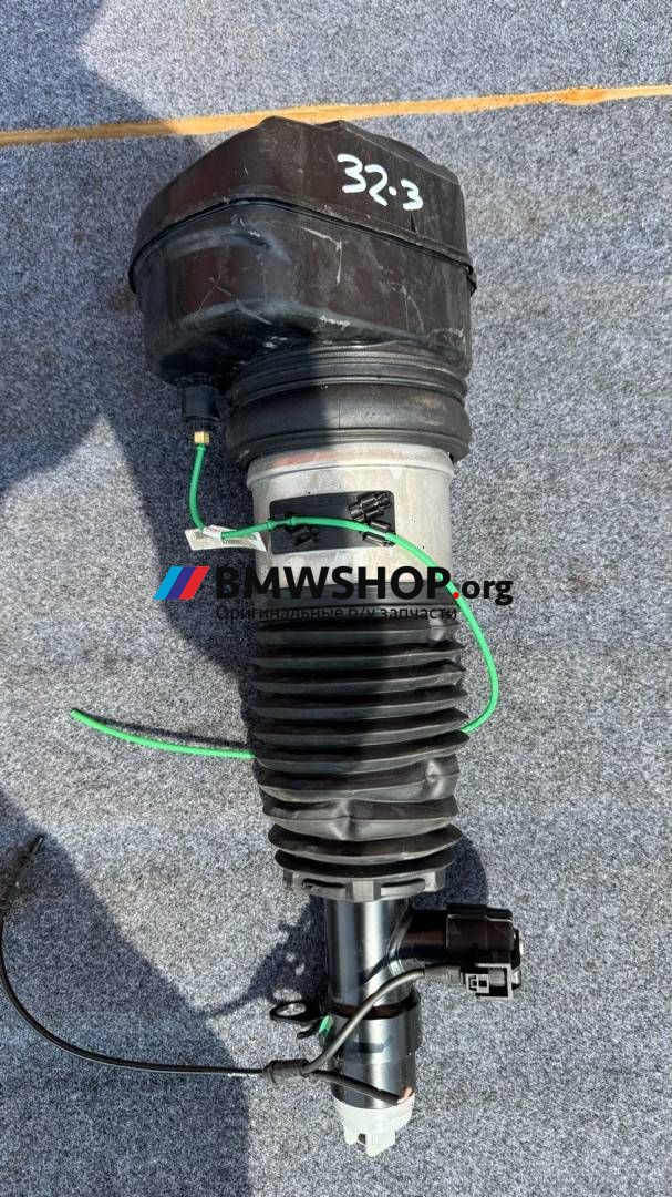 амортизатор задний правый BMW 7 серия G70 2024, 3.0 л., B57 D30 B, дизель, АКПП, carbonschwarz metallic (416), седан, полный привод, 6892588