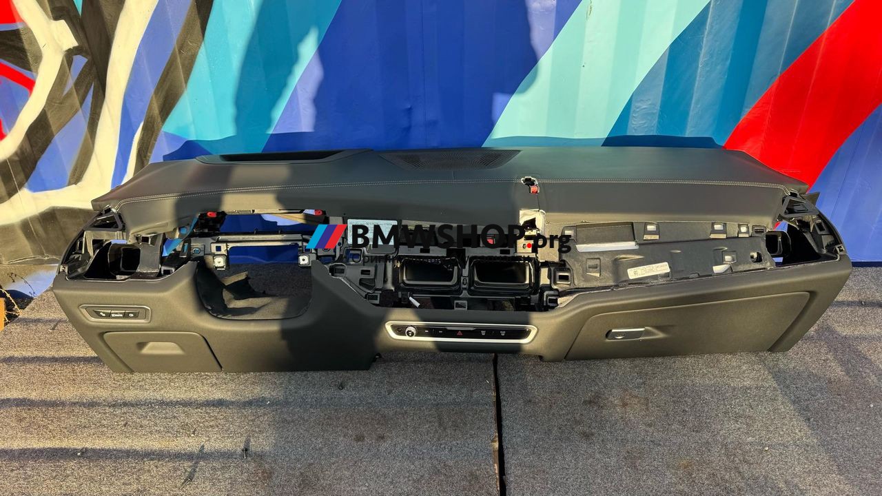 панель передняя салона (торпедо) BMW X7 G07 [рестайлинг] G07 2023, 3.0 л., B58B30, бензин, АКПП, 475 black-sapphire metallic, внедорожник 5 дв., полный привод, 9633583