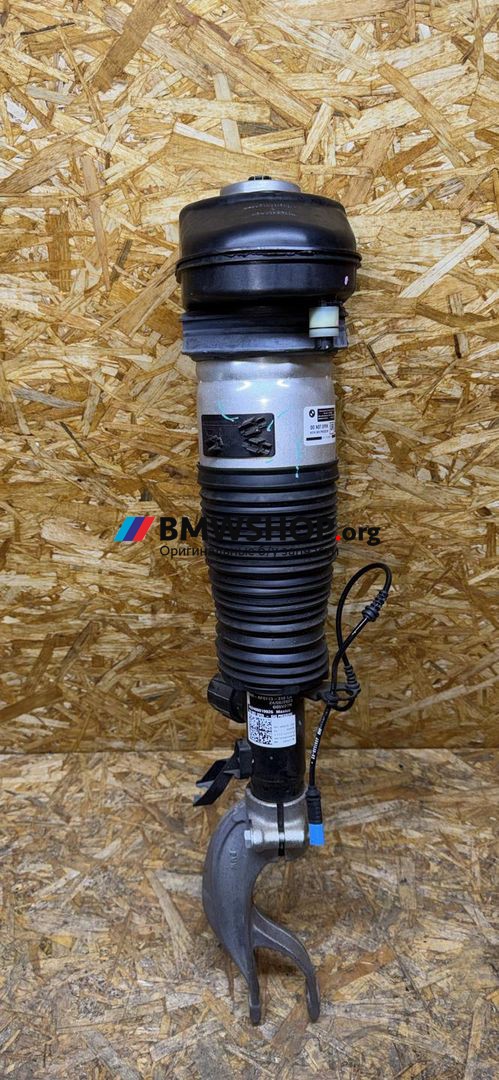 амортизатор передний правый BMW X5 G05 [рестайлинг] G05 2023, 3.0 л., B58B30, бензин, АКПП, 475 black-sapphire metallic, внедорожник 5 дв., полный привод, 6892426