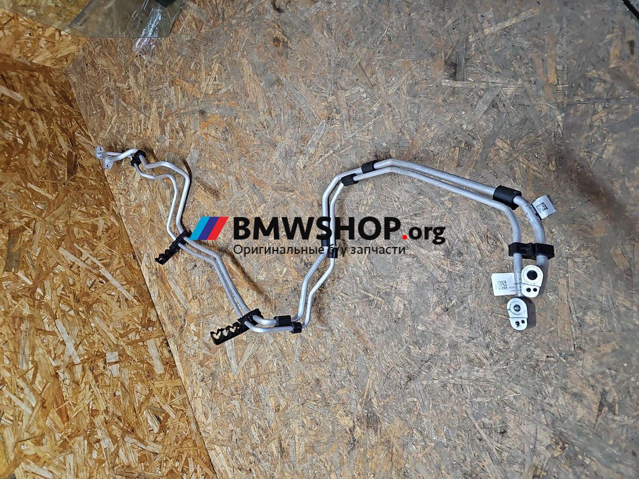 трубка кондиционера BMW X7 G07 [рестайлинг] G07 2023, 3.0 л., B58B30, бензин, АКПП, 475 black-sapphire metallic, внедорожник 5 дв., полный привод, 9493992, 9493993
