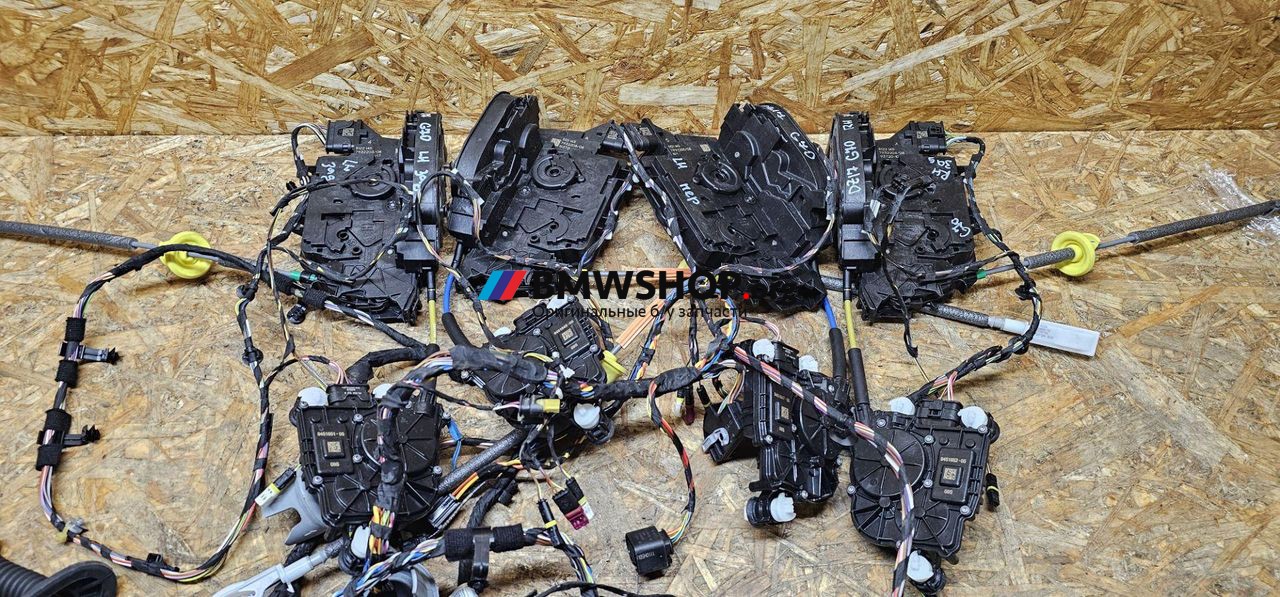 замок двери BMW 7 серия G70 2024, 3.0 л., B57 D30 B, дизель, АКПП, carbonschwarz metallic (416), седан, полный привод, 9451848, 9451847, 9451851, 9451852, 7932204, 7932205, 7932208, 7932203