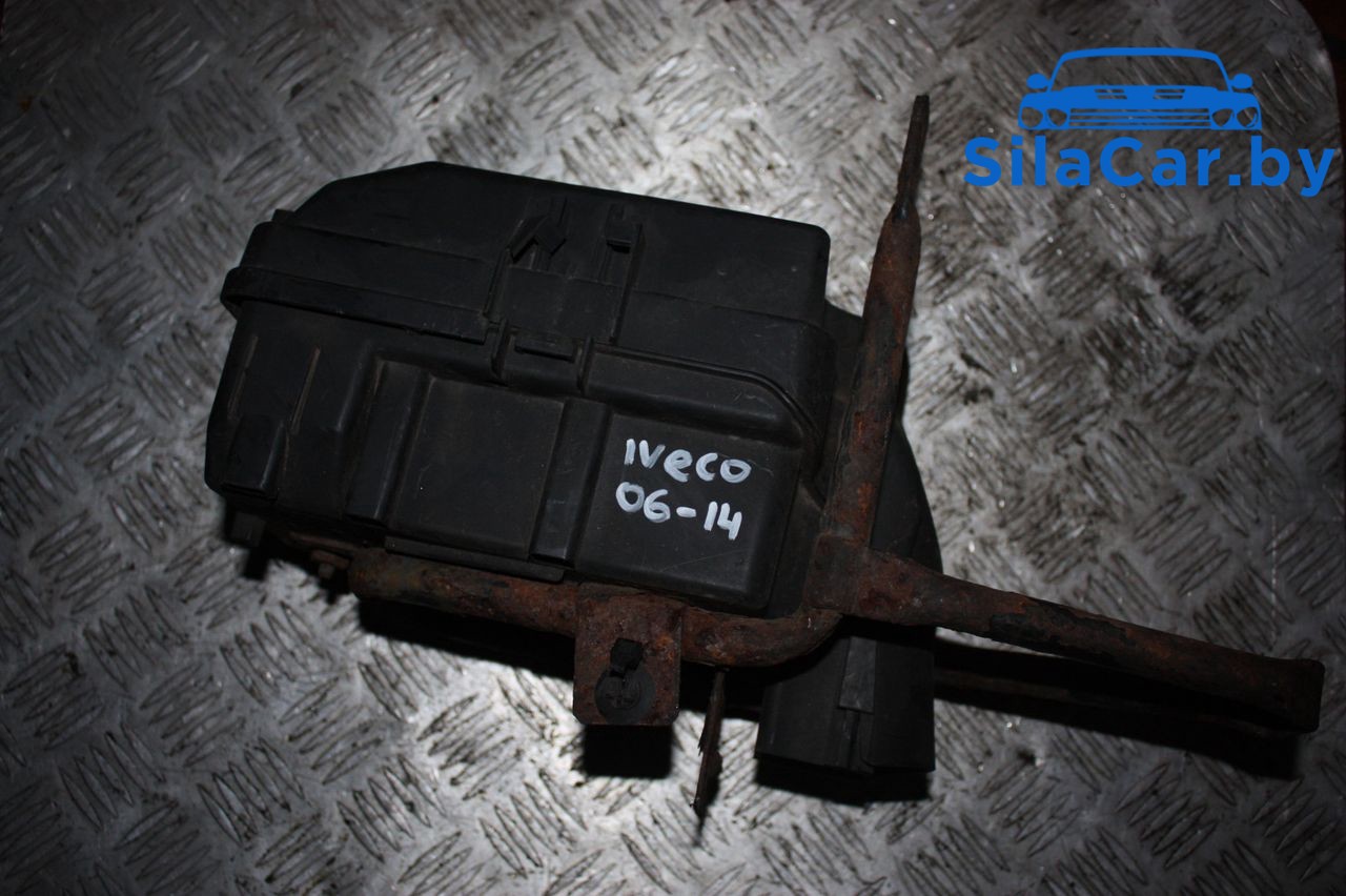 короб предохранителей IVECO Daily 4 поколение 2006, 3.0 л., дизель - фото №1
