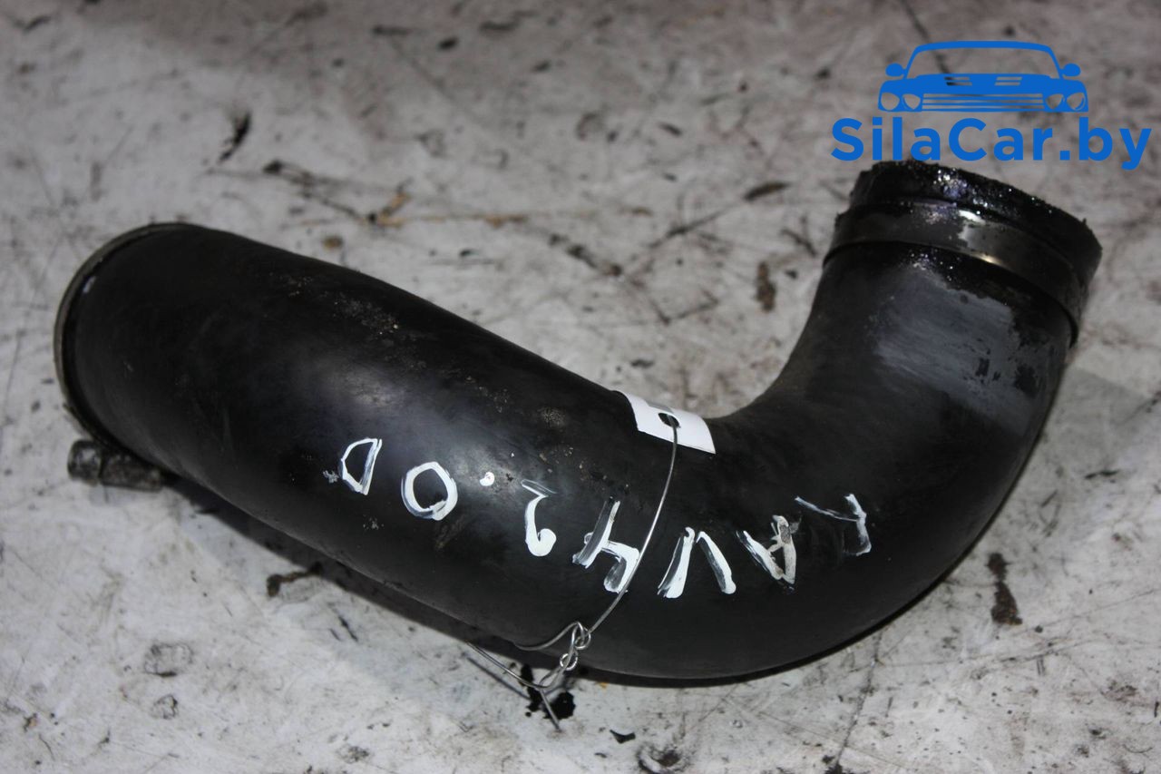 патрубок интеркулера Toyota RAV4 3 поколение (XA30) 2005, 2.0 л., дизель - фото №1