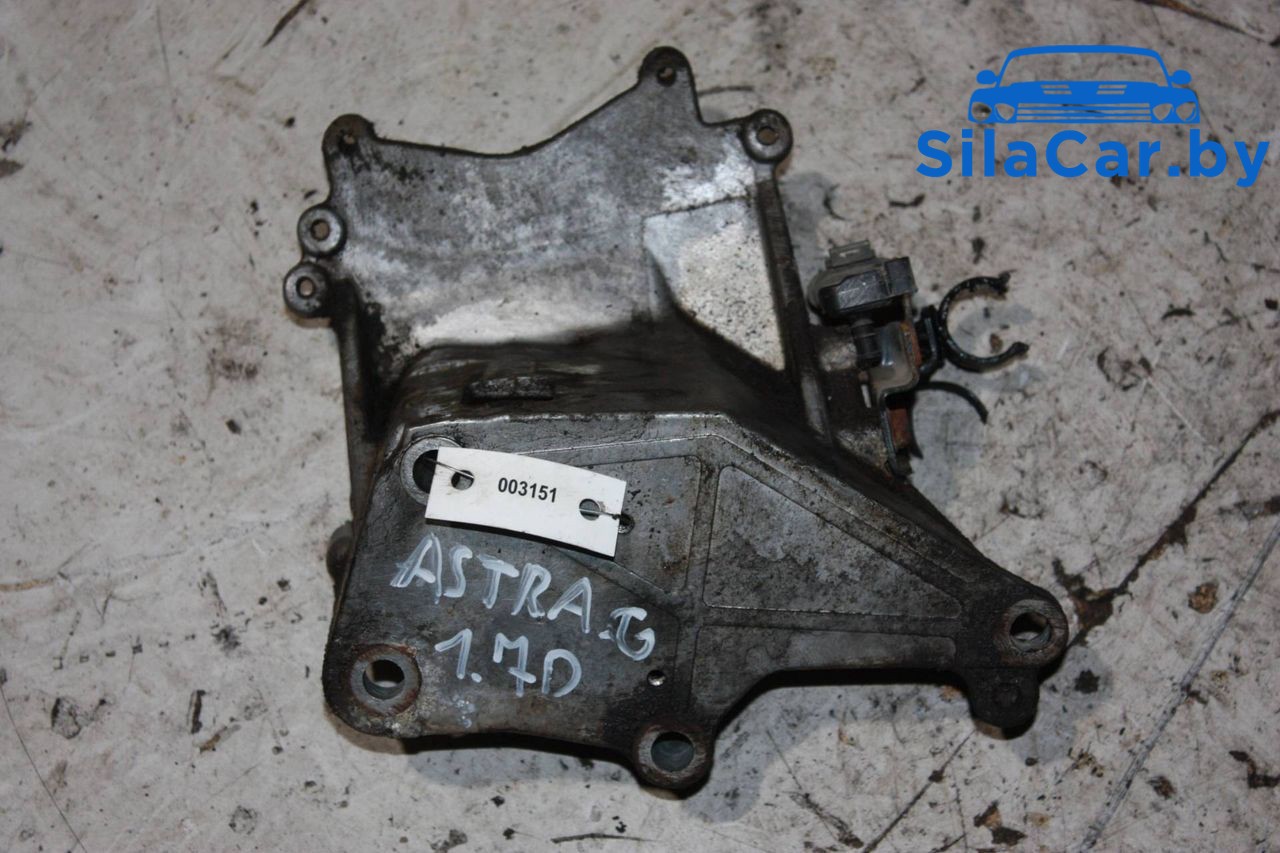 кронштейн двигателя Opel Astra G 2001, 1.7 л., дизель, 897255256A - фото №1