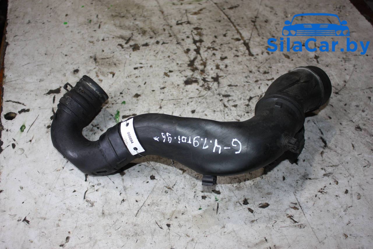 патрубок интеркулера Volkswagen Golf 4 поколение 1999, 1.9 л., дизель, 1J0129654L - фото №1