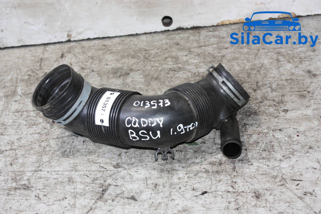 патрубок турбины Volkswagen Caddy 3 поколение (2004 - 2010), 1.9 л., дизель, 3C0129654M - фото №1