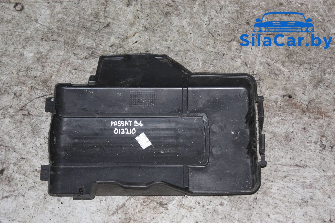 крышка аккумулятора Volkswagen Passat B6 (2005 - 2010), 3C0915443A - фото №1