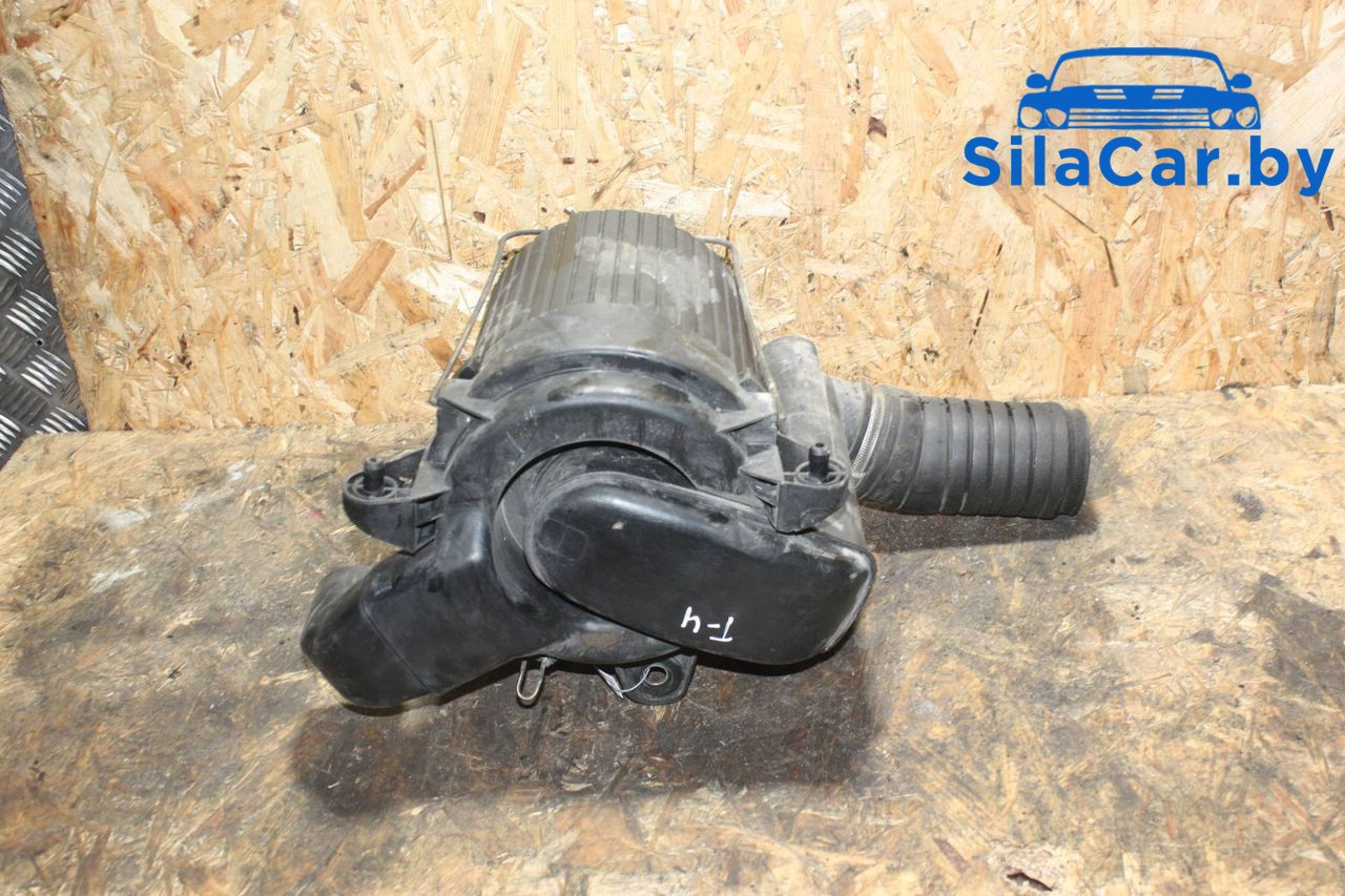 корпус воздушного фильтра Volkswagen Transporter T4 1998, 2.4 л., дизель, 044129607M - фото №1